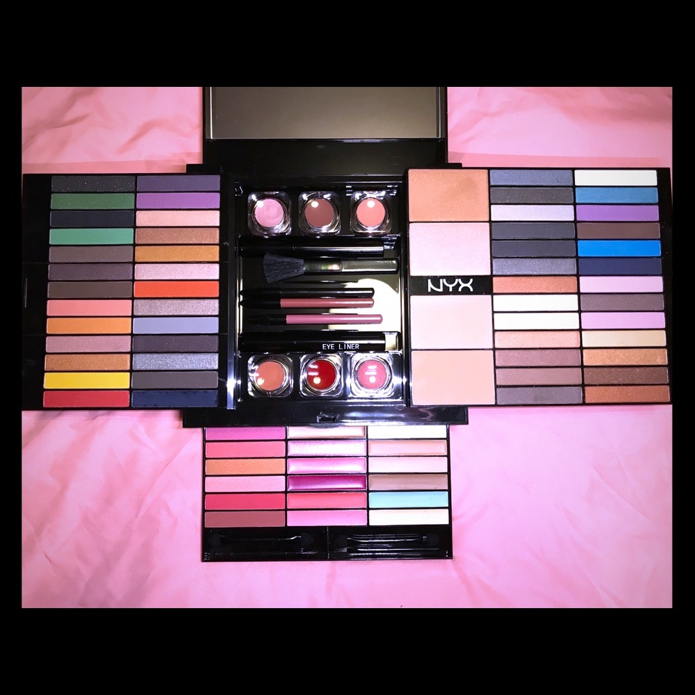 NYX Ultimate Beauty Box
